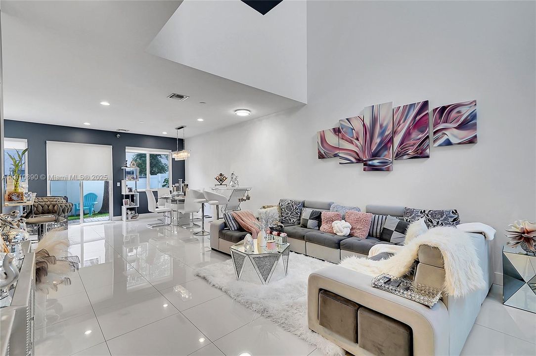 На продажу: $610,000 (3 спален, 2 ванн, 1798 Квадратных фут)