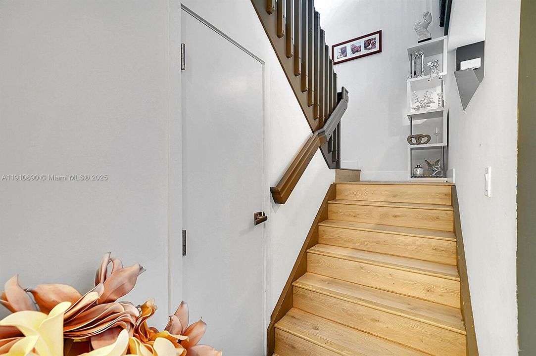 На продажу: $610,000 (3 спален, 2 ванн, 1798 Квадратных фут)