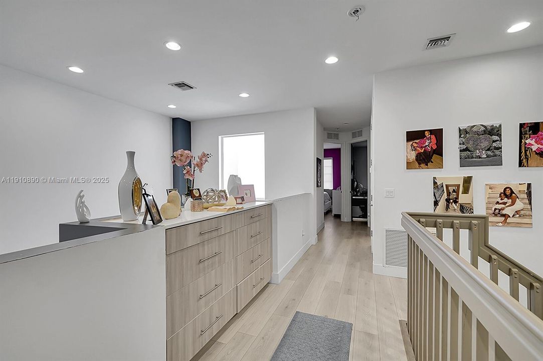 На продажу: $610,000 (3 спален, 2 ванн, 1798 Квадратных фут)