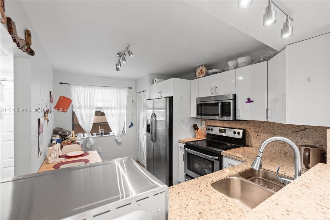 En Venta: $160,000 (1 camas, 2 baños, 852 Pies cuadrados)