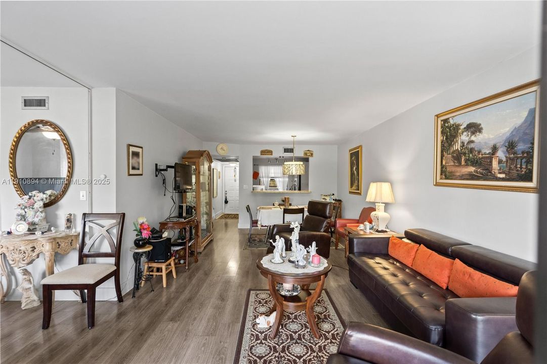 En Venta: $160,000 (1 camas, 2 baños, 852 Pies cuadrados)