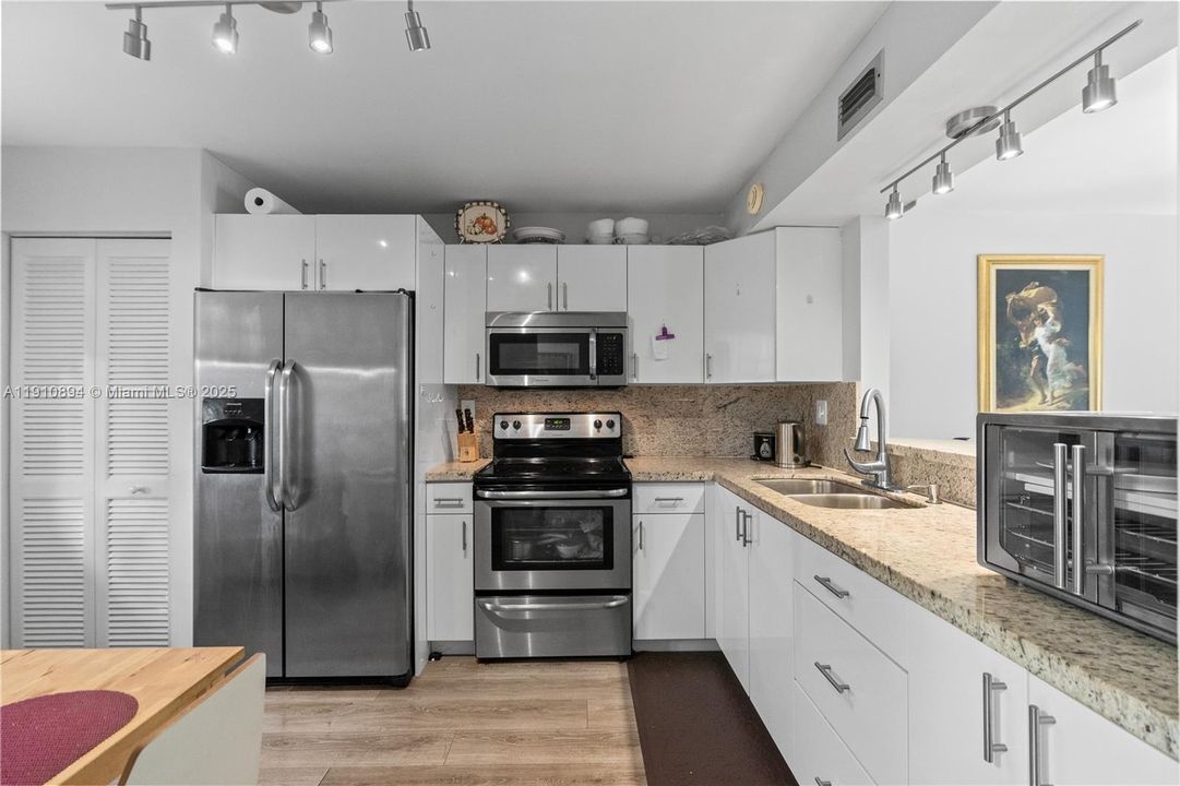 En Venta: $160,000 (1 camas, 2 baños, 852 Pies cuadrados)