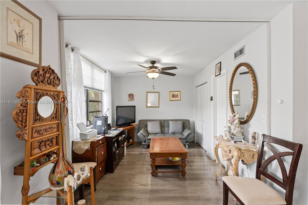 En Venta: $160,000 (1 camas, 2 baños, 852 Pies cuadrados)