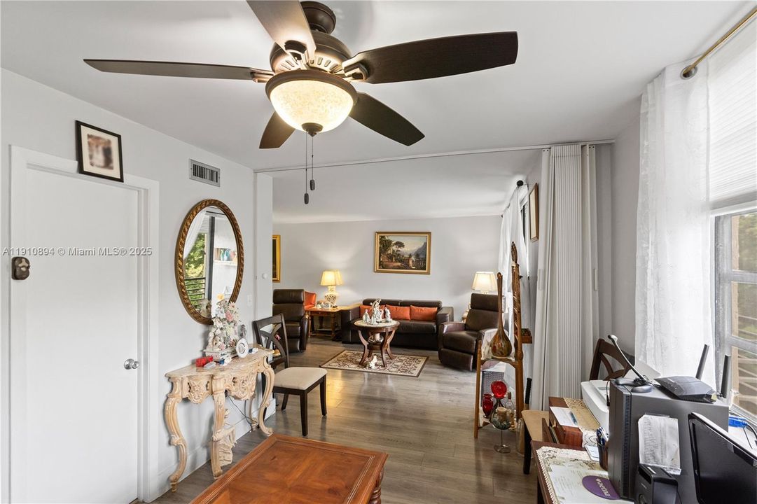 En Venta: $160,000 (1 camas, 2 baños, 852 Pies cuadrados)