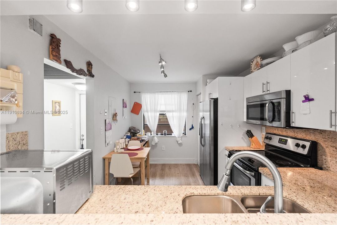 En Venta: $160,000 (1 camas, 2 baños, 852 Pies cuadrados)