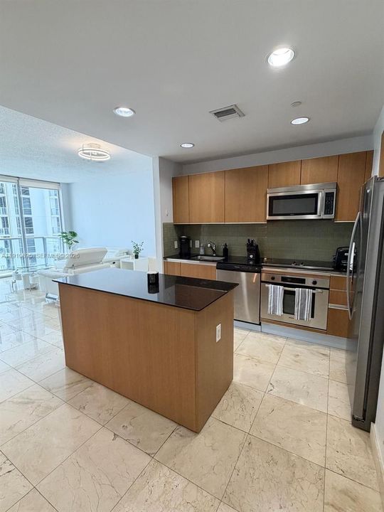 На продажу: $425,000 (1 спален, 1 ванн, 731 Квадратных фут)