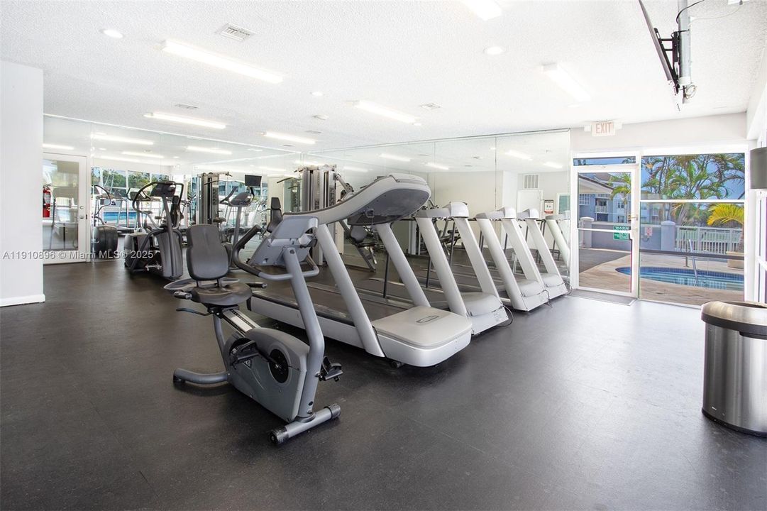 Activo con contrato: $265,000 (2 camas, 2 baños, 1123 Pies cuadrados)