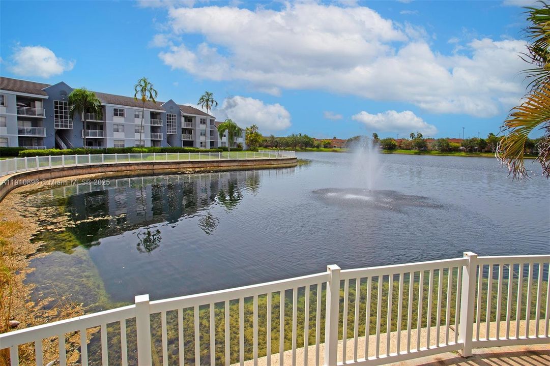 Activo con contrato: $265,000 (2 camas, 2 baños, 1123 Pies cuadrados)