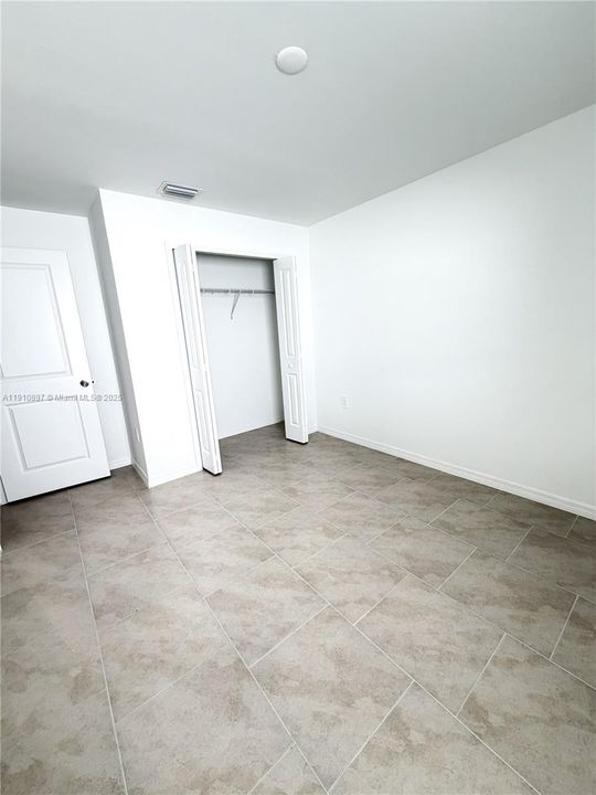 For Rent: $1,900 (3 beds, 2 baths, 1448 Square Feet)