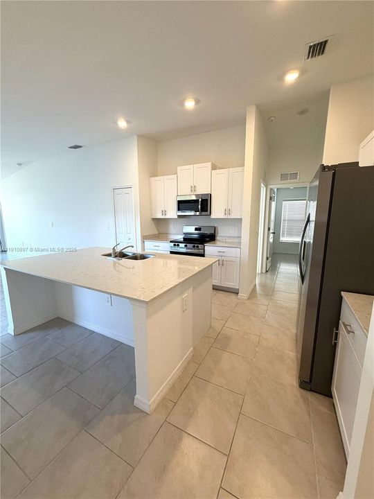 For Rent: $1,900 (3 beds, 2 baths, 1448 Square Feet)