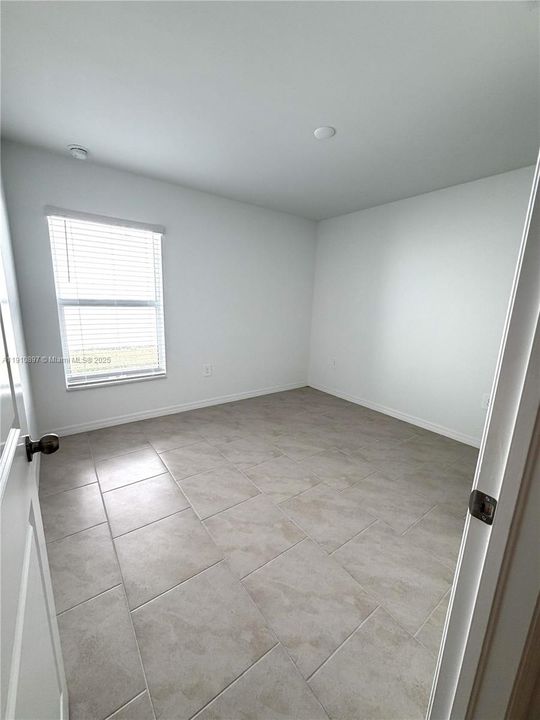 For Rent: $1,900 (3 beds, 2 baths, 1448 Square Feet)