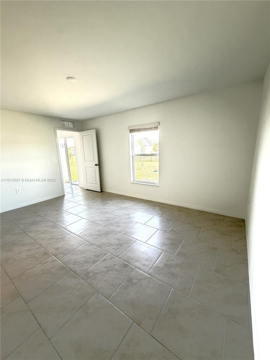 For Rent: $1,900 (3 beds, 2 baths, 1448 Square Feet)