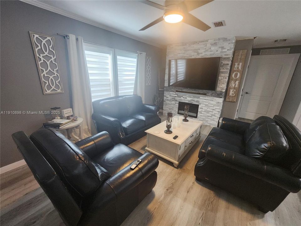 待售: $175,000 (3 贝兹, 2 浴室, 0 平方英尺)