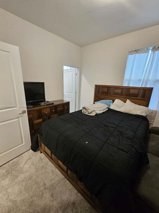 For Rent: $3,250 (3 beds, 3 baths, 1328 Square Feet)