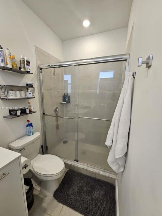 For Rent: $3,250 (3 beds, 3 baths, 1328 Square Feet)