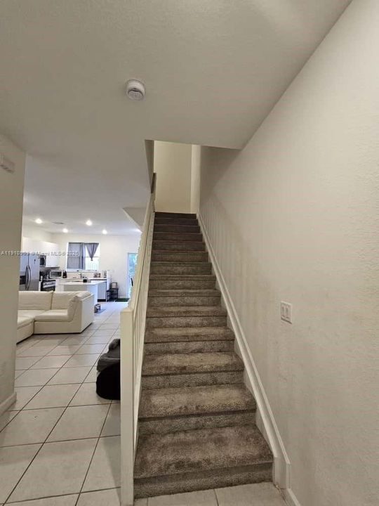 For Rent: $3,250 (3 beds, 3 baths, 1328 Square Feet)