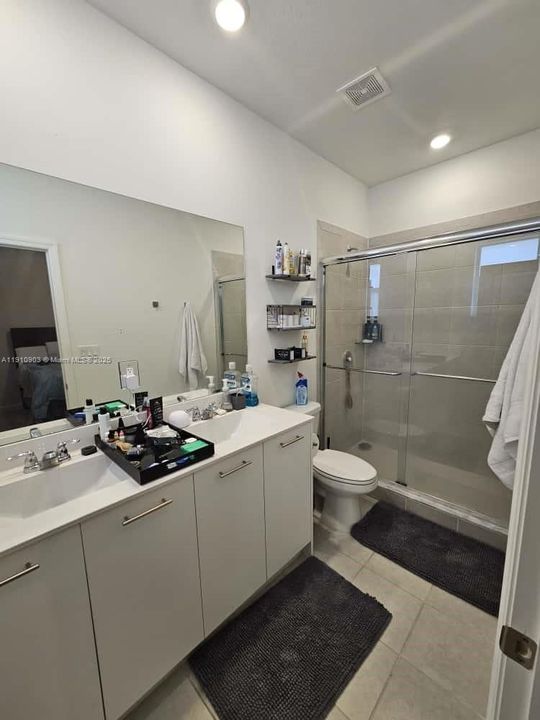 For Rent: $3,250 (3 beds, 3 baths, 1328 Square Feet)