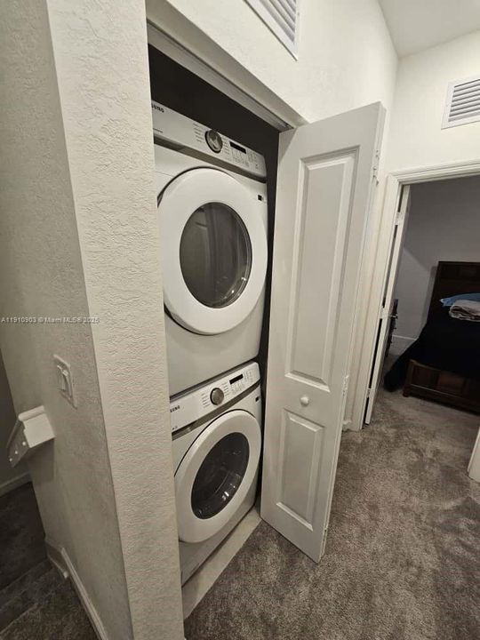 For Rent: $3,250 (3 beds, 3 baths, 1328 Square Feet)