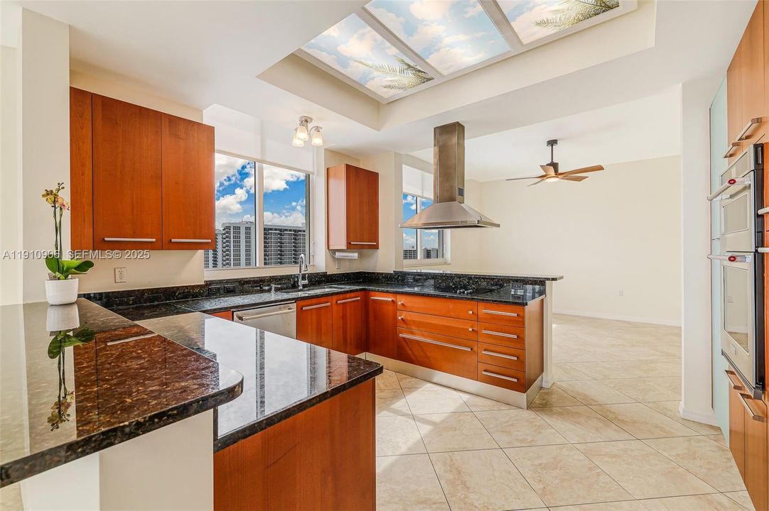 For Sale: $2,100,000 (3 beds, 4 baths, 2520 Square Feet)