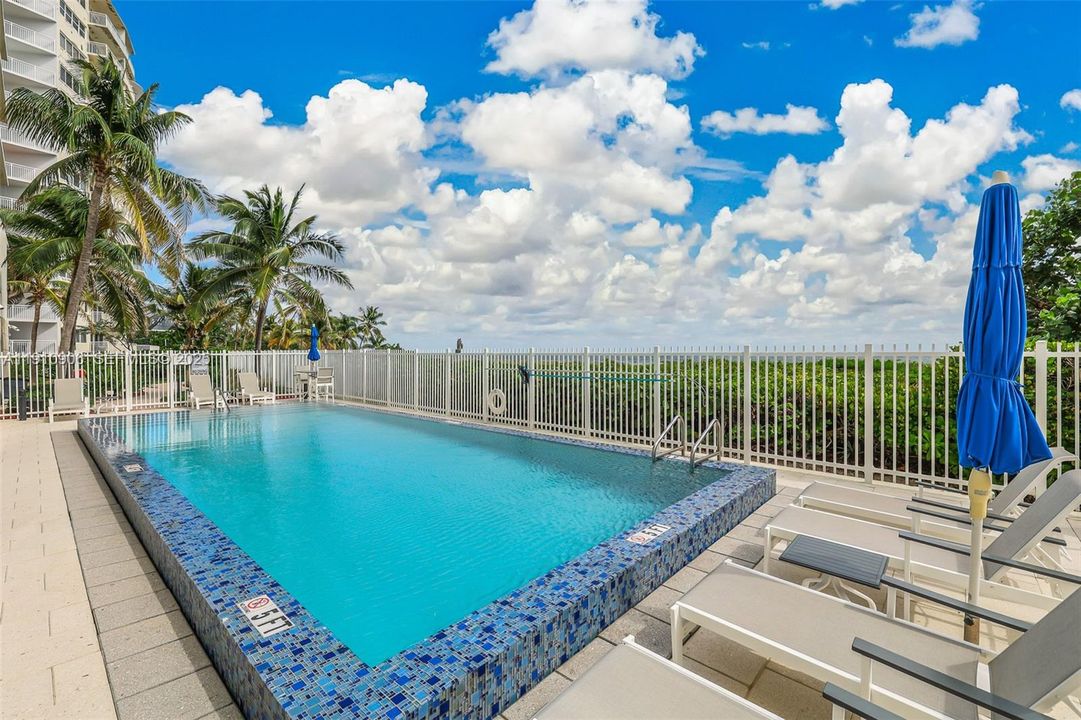 For Sale: $2,100,000 (3 beds, 4 baths, 2520 Square Feet)