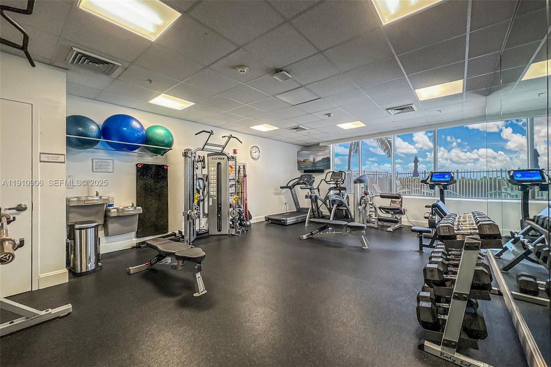 For Sale: $2,100,000 (3 beds, 4 baths, 2520 Square Feet)