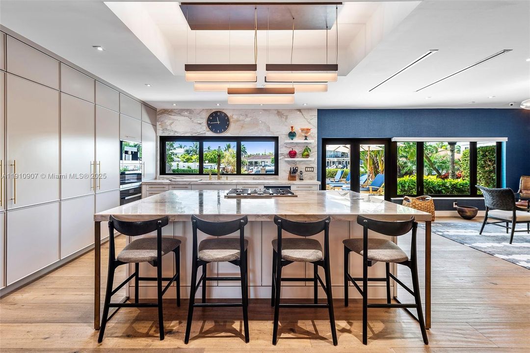 En Venta: $4,199,000 (5 camas, 3 baños, 3398 Pies cuadrados)