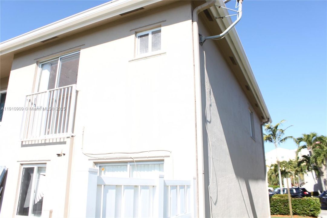 En Venta: $495,000 (3 camas, 2 baños, 1322 Pies cuadrados)