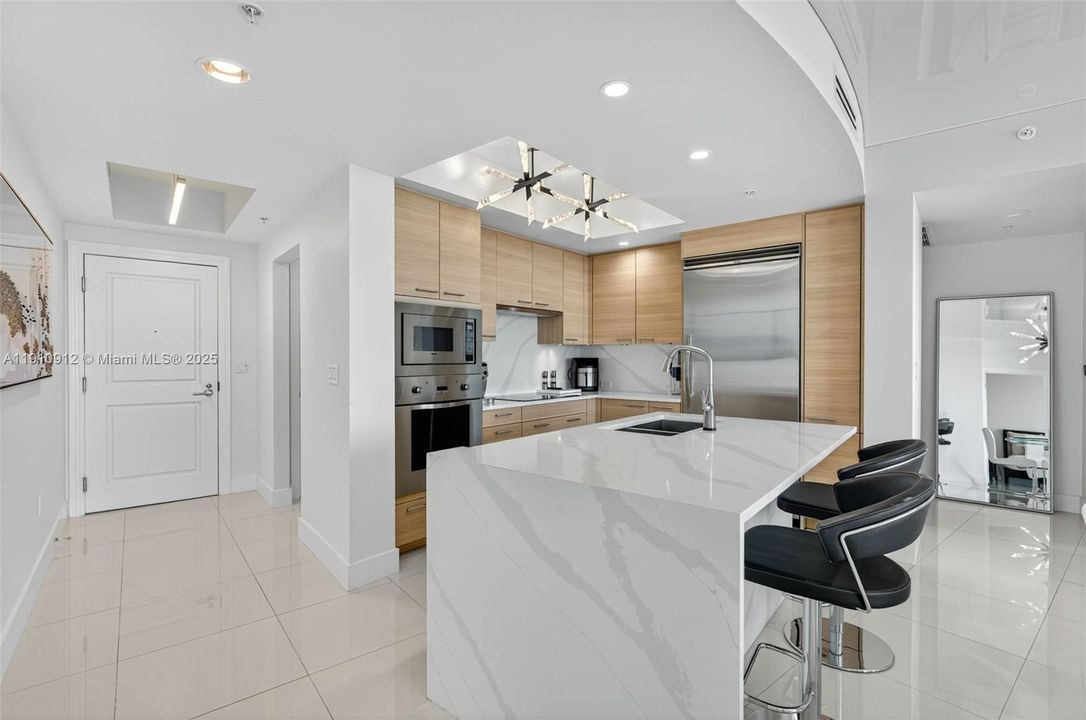 For Sale: $1,350,000 (2 beds, 2 baths, 1463 Square Feet)