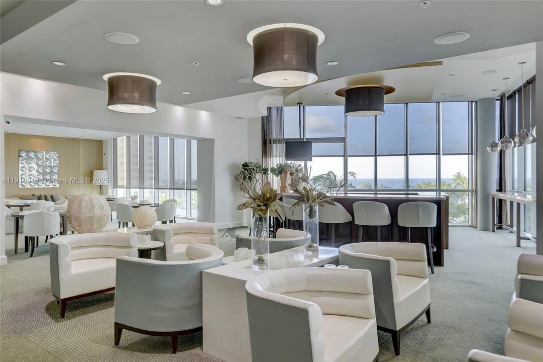 For Sale: $1,350,000 (2 beds, 2 baths, 1463 Square Feet)