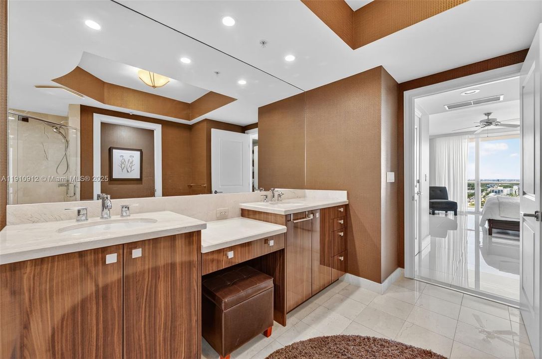 For Sale: $1,350,000 (2 beds, 2 baths, 1463 Square Feet)