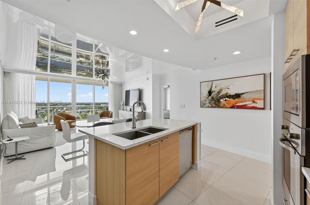 For Sale: $1,350,000 (2 beds, 2 baths, 1463 Square Feet)