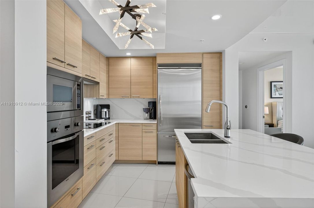 For Sale: $1,350,000 (2 beds, 2 baths, 1463 Square Feet)