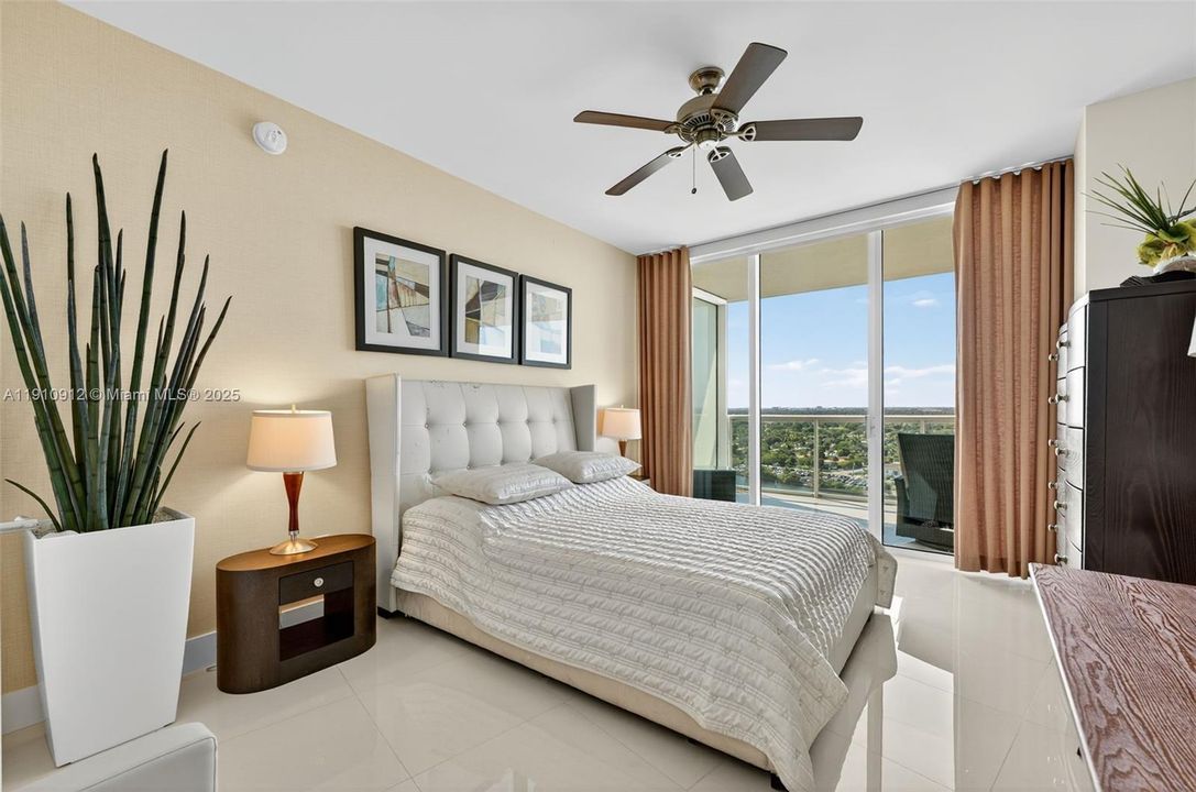 For Sale: $1,350,000 (2 beds, 2 baths, 1463 Square Feet)