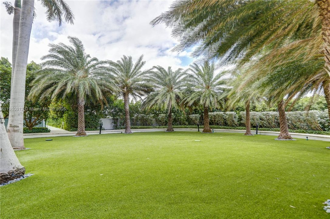 For Sale: $1,350,000 (2 beds, 2 baths, 1463 Square Feet)