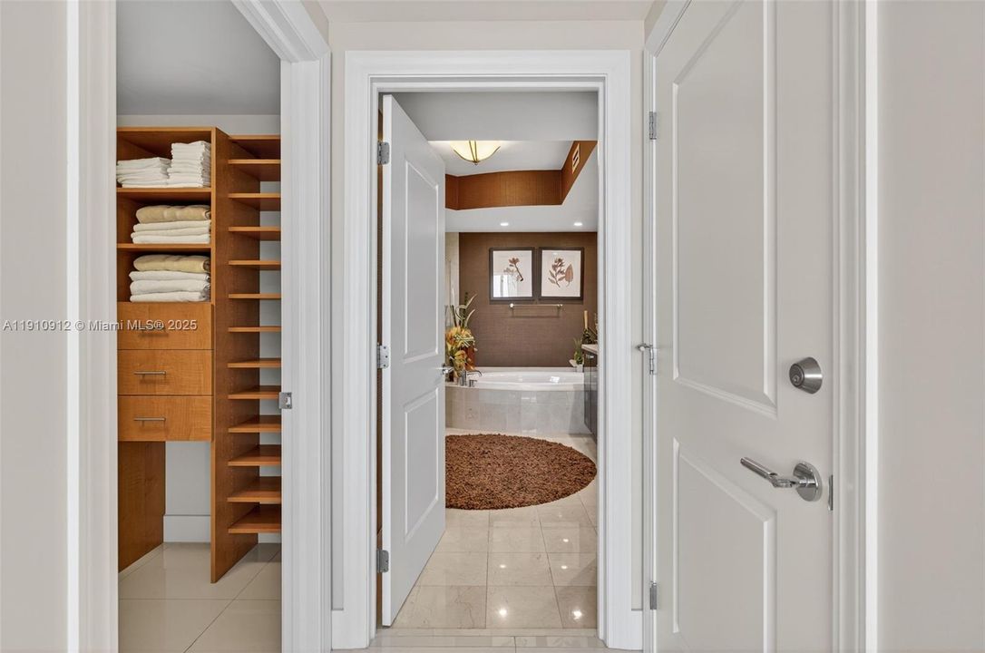 For Sale: $1,350,000 (2 beds, 2 baths, 1463 Square Feet)