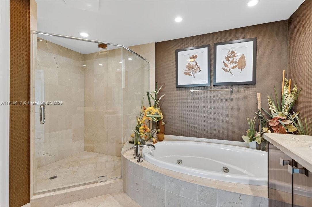 For Sale: $1,350,000 (2 beds, 2 baths, 1463 Square Feet)