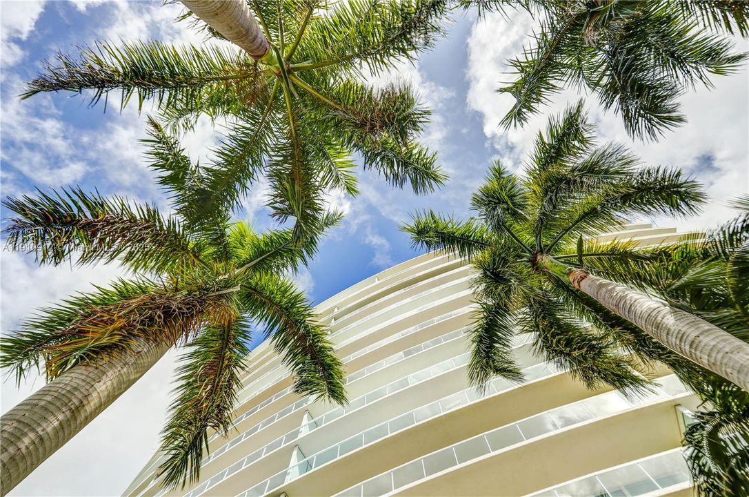 For Sale: $1,350,000 (2 beds, 2 baths, 1463 Square Feet)