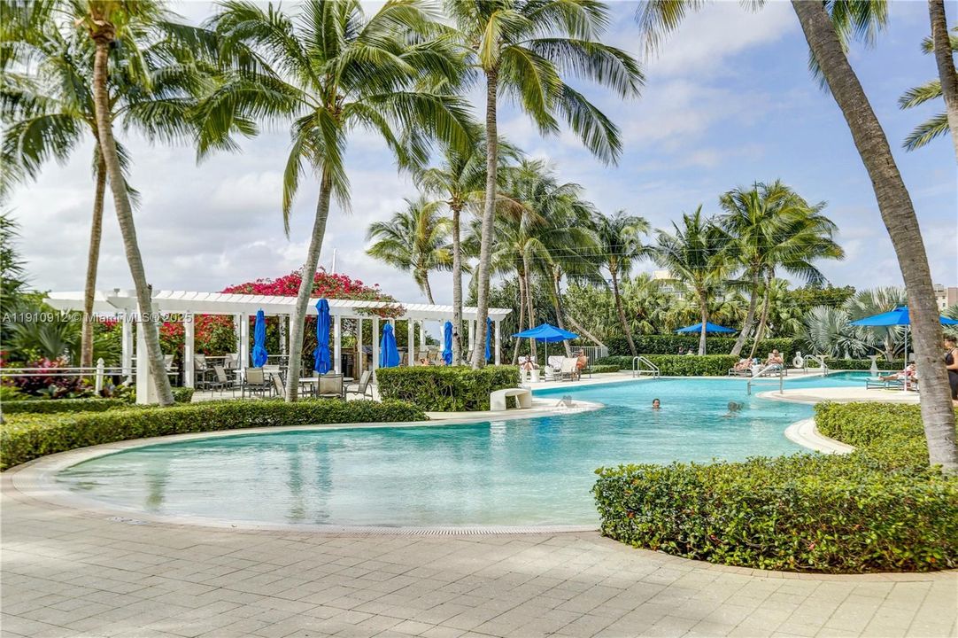 For Sale: $1,350,000 (2 beds, 2 baths, 1463 Square Feet)