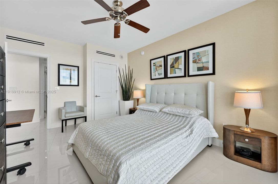 For Sale: $1,350,000 (2 beds, 2 baths, 1463 Square Feet)