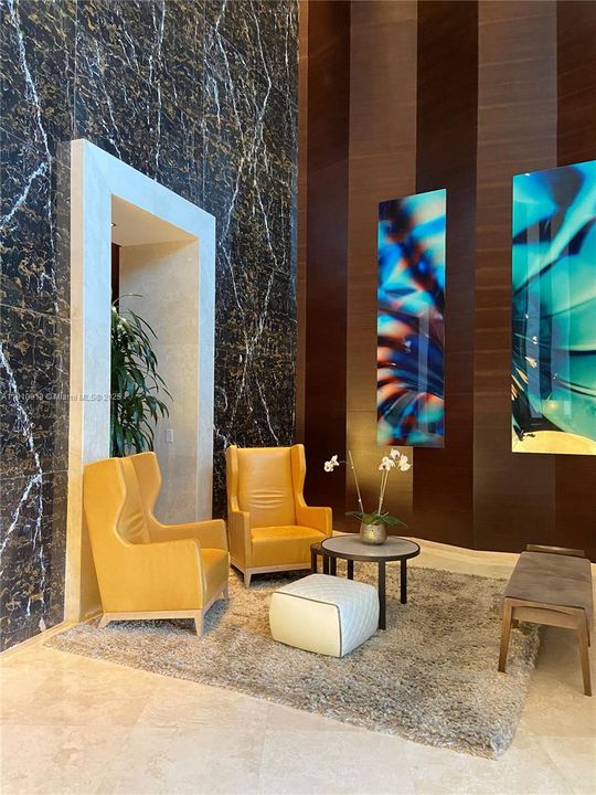 Под контрактом: $7,500 (3 спален, 3 ванн, 2106 Квадратных фут)