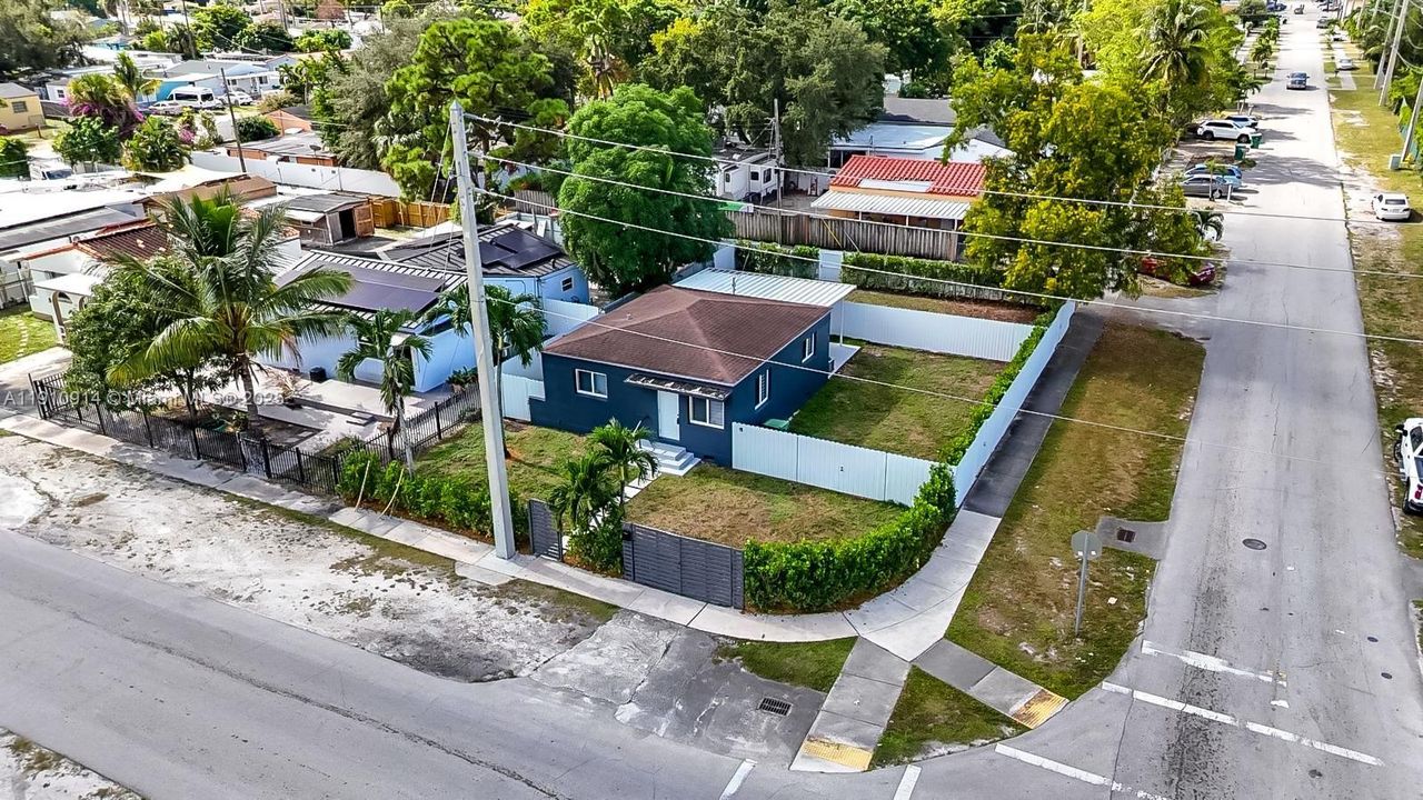 待售: $459,876 (2 贝兹, 1 浴室, 780 平方英尺)