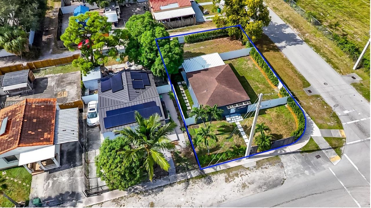 待售: $459,876 (2 贝兹, 1 浴室, 780 平方英尺)