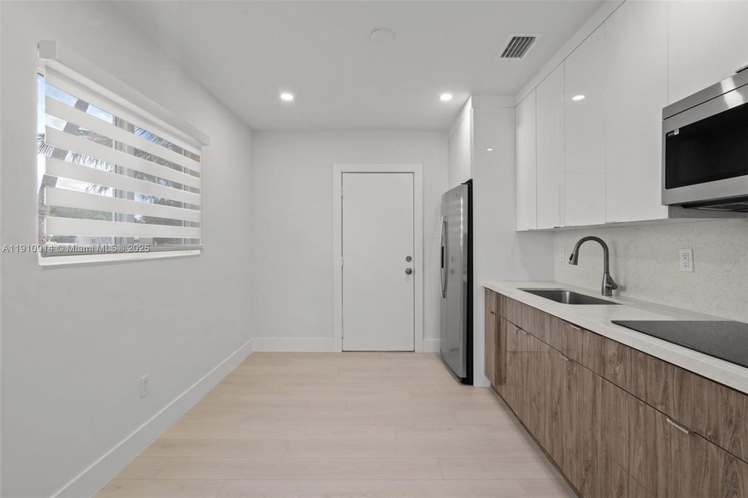 待售: $459,876 (2 贝兹, 1 浴室, 780 平方英尺)