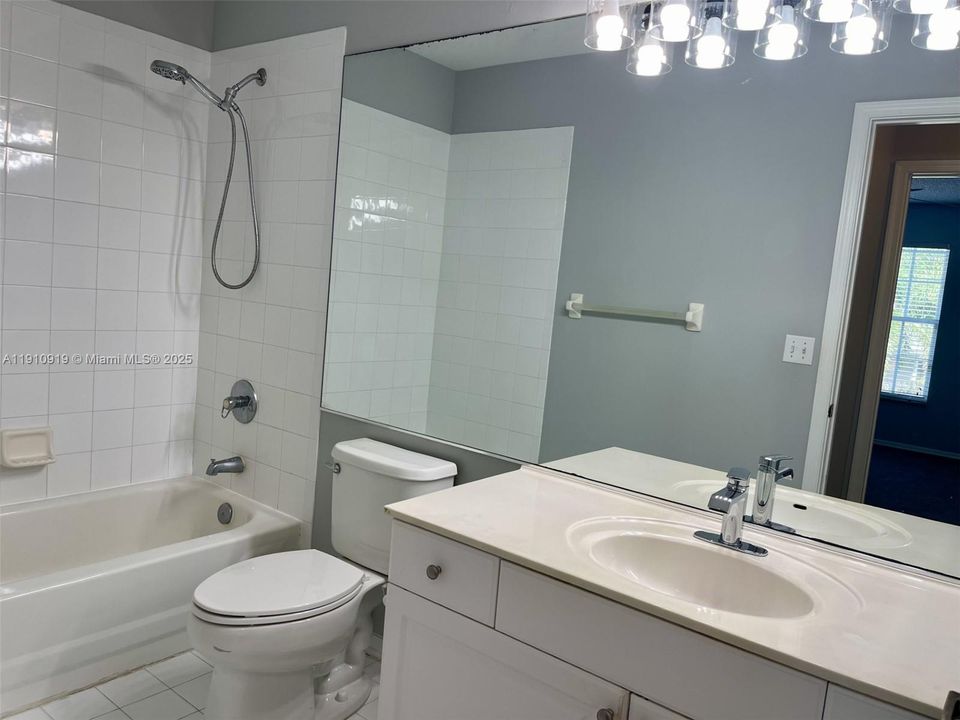 For Rent: $4,000 (3 beds, 2 baths, 1820 Square Feet)