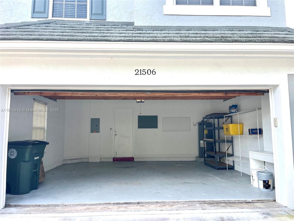 For Rent: $4,000 (3 beds, 2 baths, 1820 Square Feet)