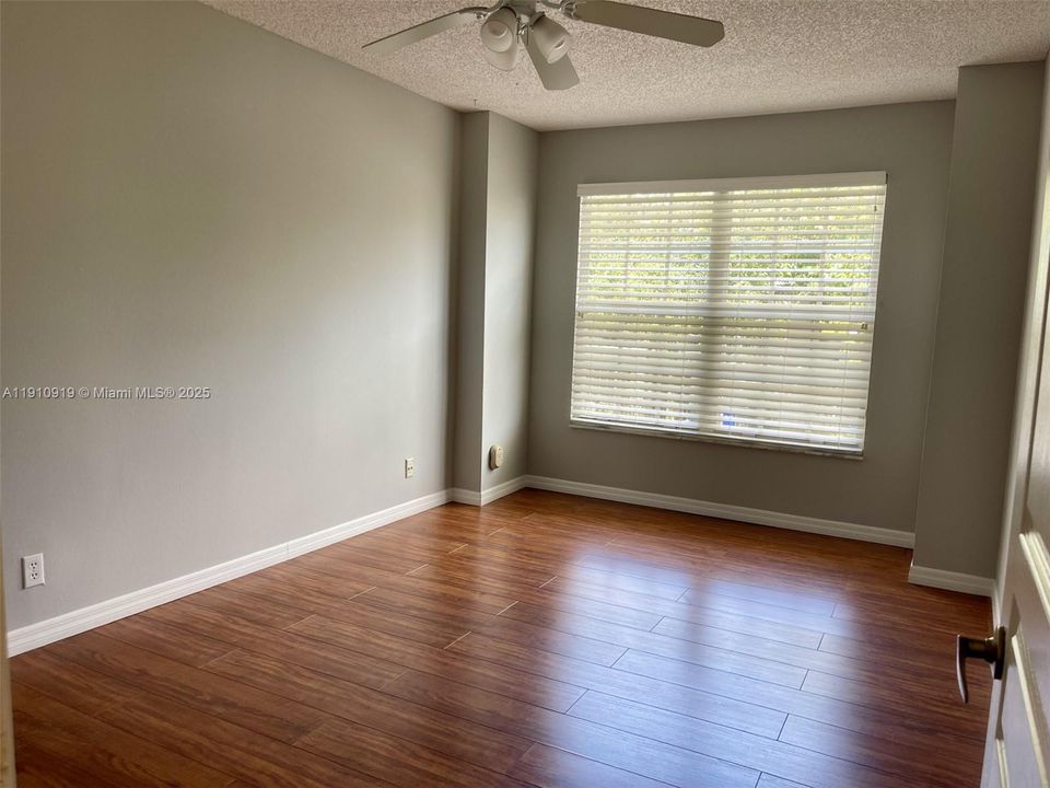 For Rent: $4,000 (3 beds, 2 baths, 1820 Square Feet)