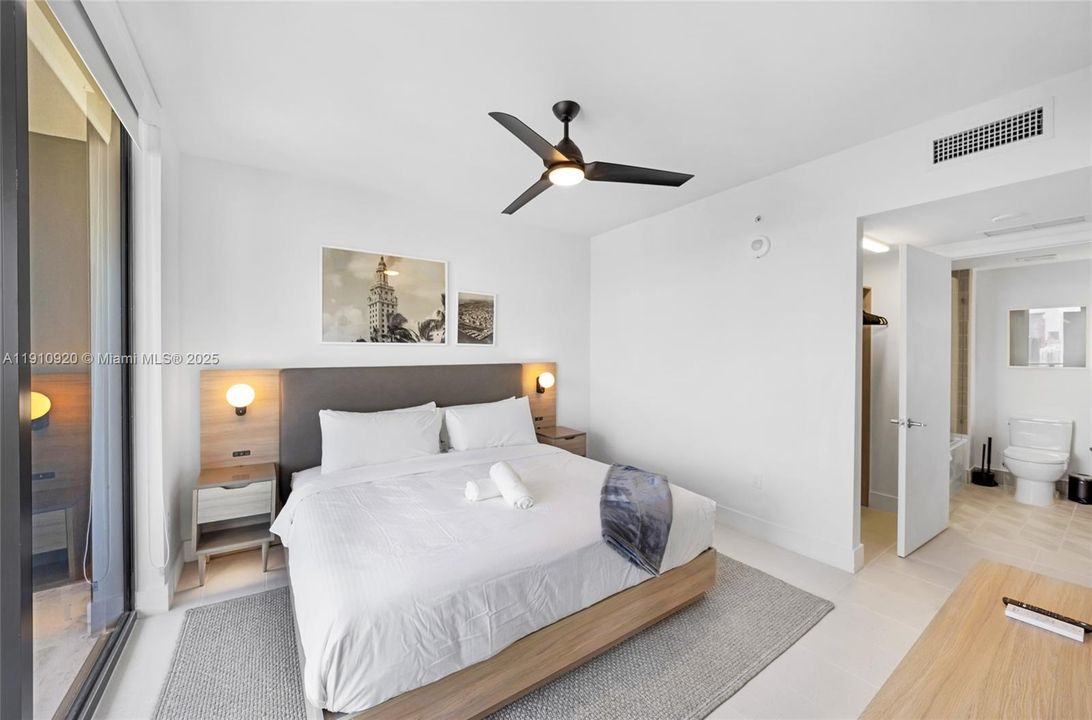 For Sale: $585,000 (1 beds, 1 baths, 505 Square Feet)