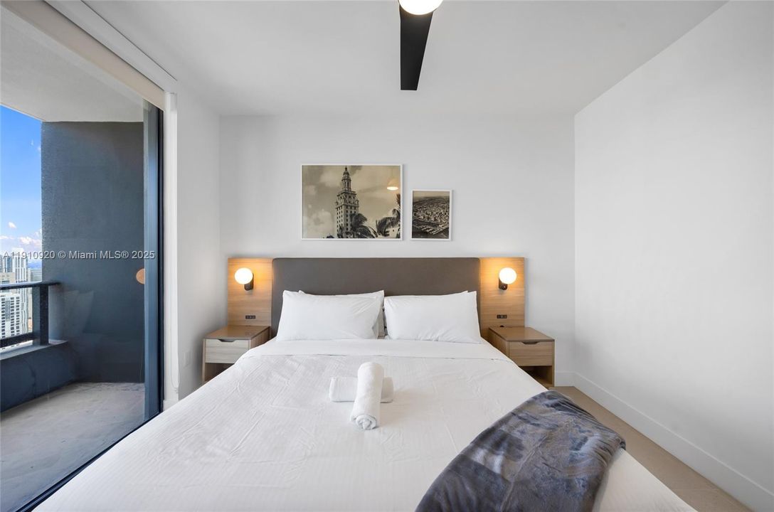 For Sale: $585,000 (1 beds, 1 baths, 505 Square Feet)