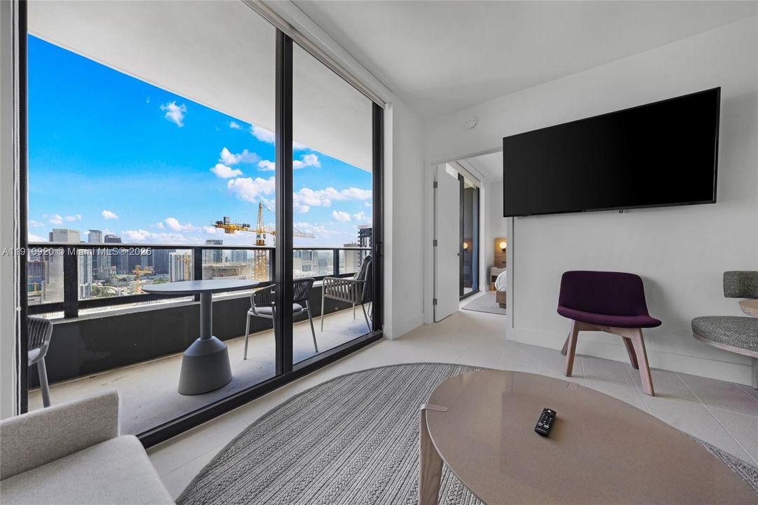 For Sale: $585,000 (1 beds, 1 baths, 505 Square Feet)