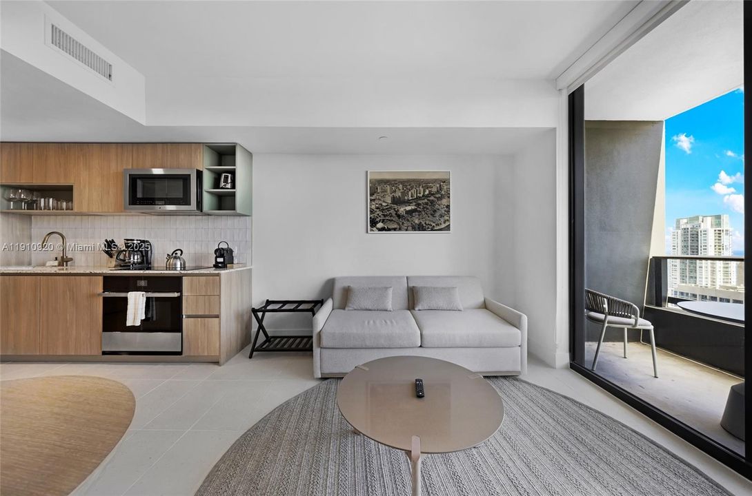 For Sale: $585,000 (1 beds, 1 baths, 505 Square Feet)